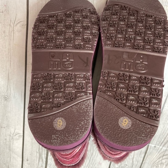 Lamo Suede Slip On Willow Ankle Boots - Picture 8 of 13